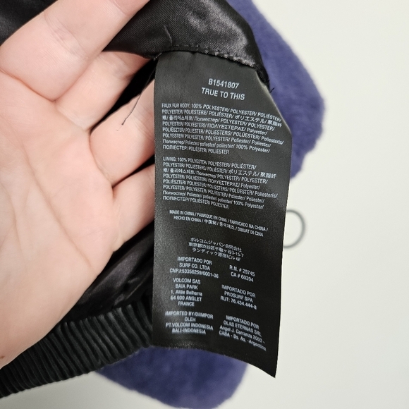 Volcom purple faux fur oversized bomber jacket size XL - Picture 10 of 10